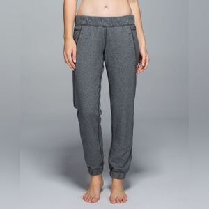 Lululemon Sattva Pant II in Heathered Black Size 4